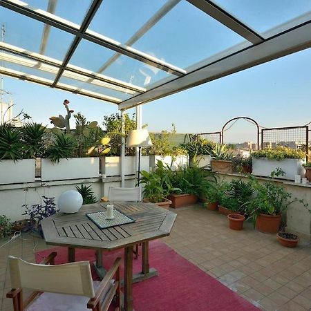 Appartement Super Sunny Penthouse With Terrace à Rome Extérieur photo